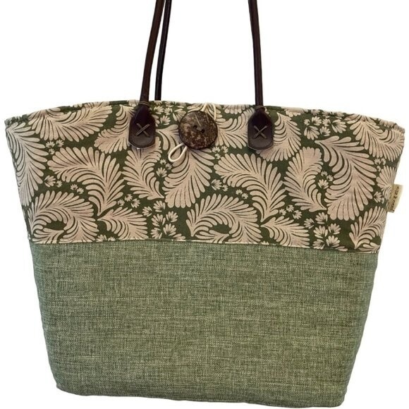 Sun n Sand Linen and Cotton Tote with Should Straps & Coconut Oversized Button - Picture 1 of 8